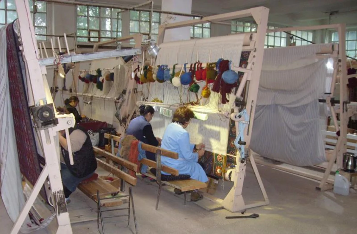 “Gəncə Xalça Kombinatı” özəlləşdirilib