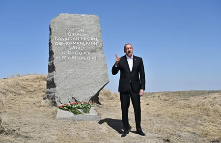 Ilham Aliyev and Mehriban Aliyeva visit memorial plaque dedicated to Remembrance Day in Qarakhanbayli