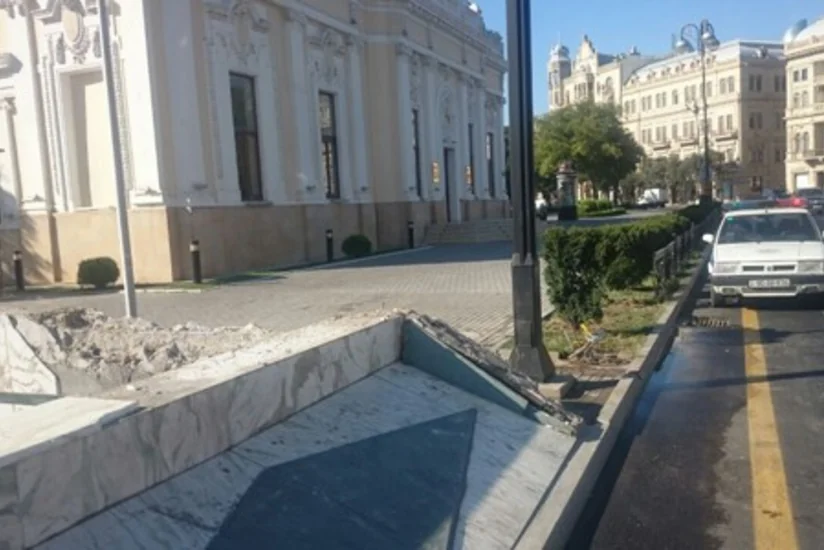Piyada keçidinə aşan Range Rover yol təsərrüfatına 8 min manat ziyan vurub