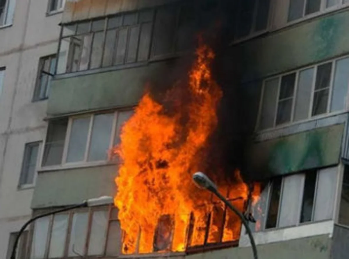 ​Bakıda yaşayış binasında yanğın olub