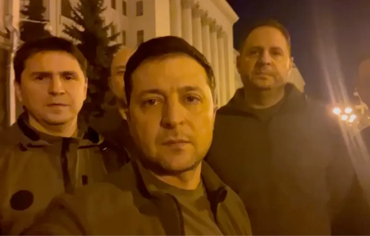Zelenski Kiyevi tərk etmədiyini açıqlayıb