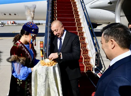 Prezident İlham Əliyevin Qırğız Respublikasına dövlət səfəri başlayıb