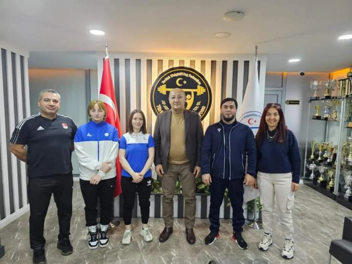 Türkiyə Ağırlıqqaldırma Federasiyasının prezidenti Azərbaycan yığmalarını ziyarət edib