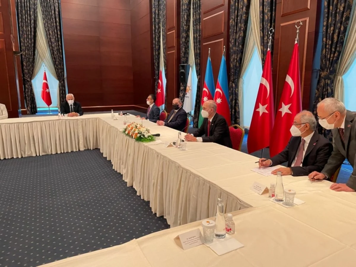 YAP və AKP əməkdaşlığa dair niyyət protokolu imzalayıb
