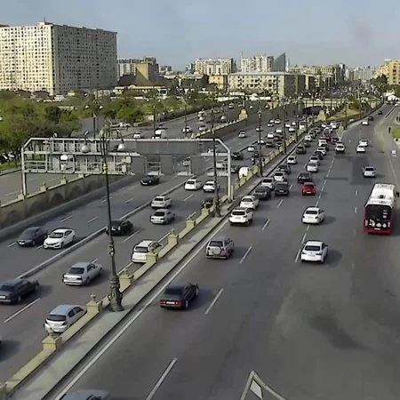 Bakının bir sıra yollarında tıxac var - SİYAHI