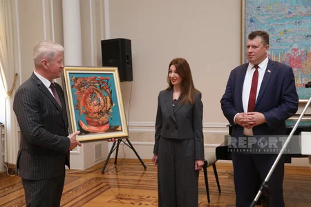 Bakıda Belarus rəssamlarının sərgisi açılıb