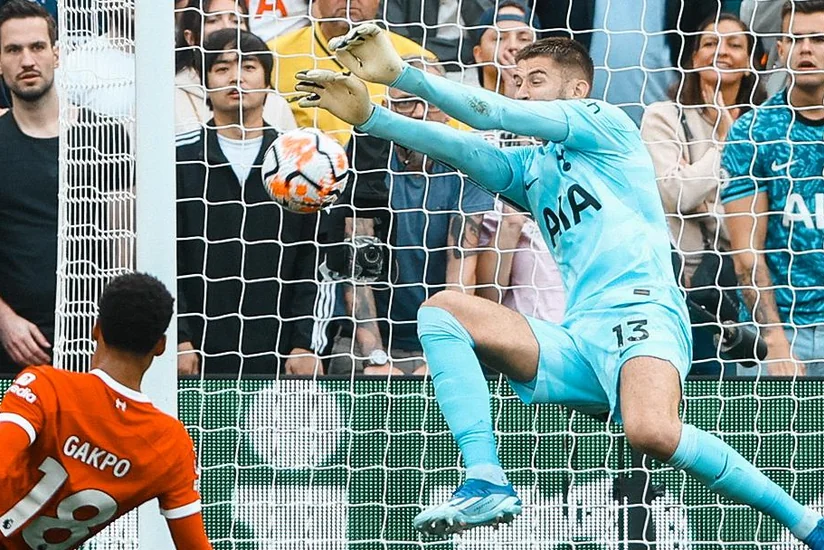 İngiltərə Premyer Liqası: “Liverpul” hakimin şübhəli qərarlar verdiyi matçdan məğlub ayrılıb