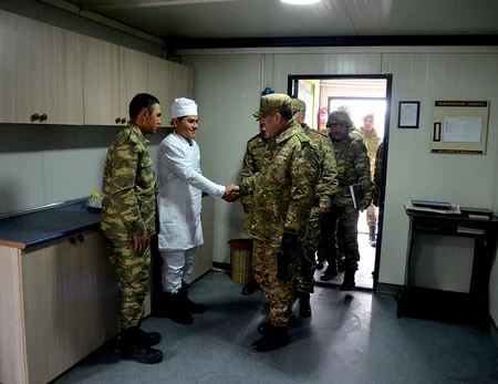 Zakir Həsənov Ermənistanla sərhəddə yerləşən bölmələrdə olub, tapşırıqlar verib