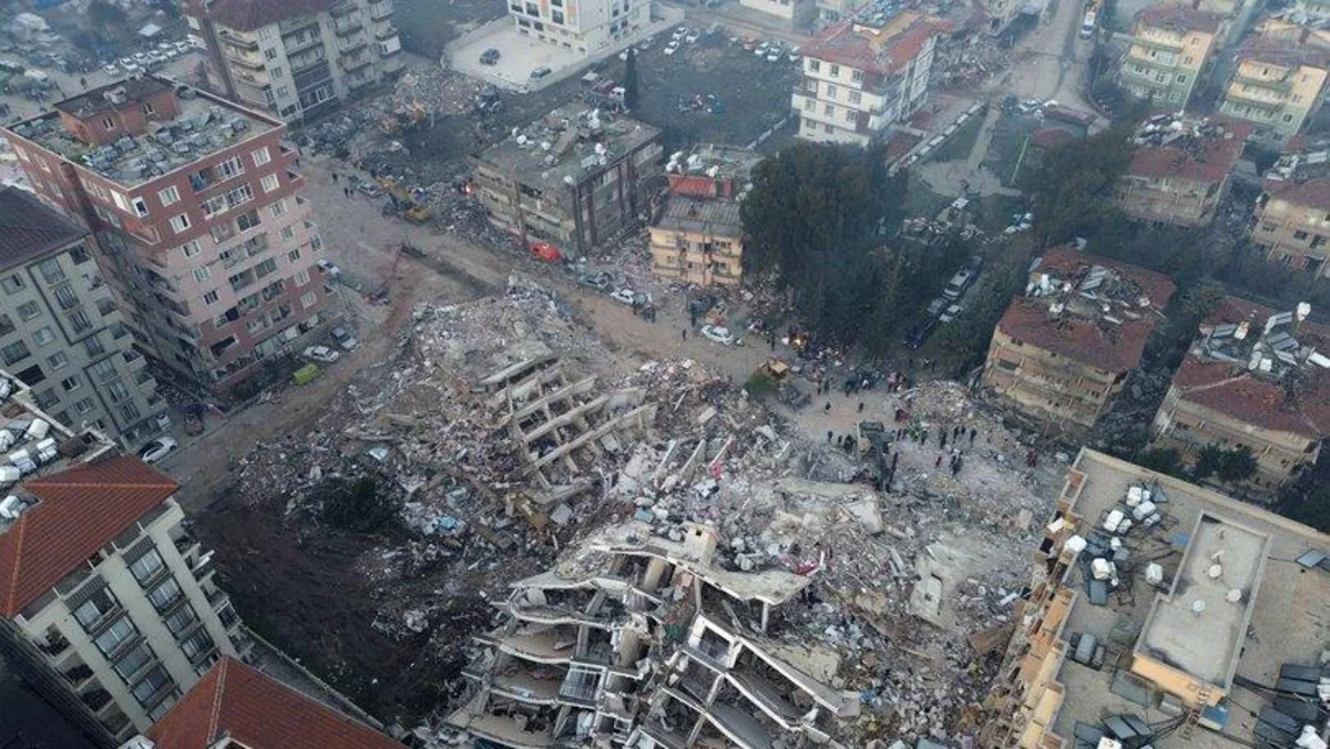 Hatayda zəlzələdən 141 saat sonra ana və övladı xilas edilib