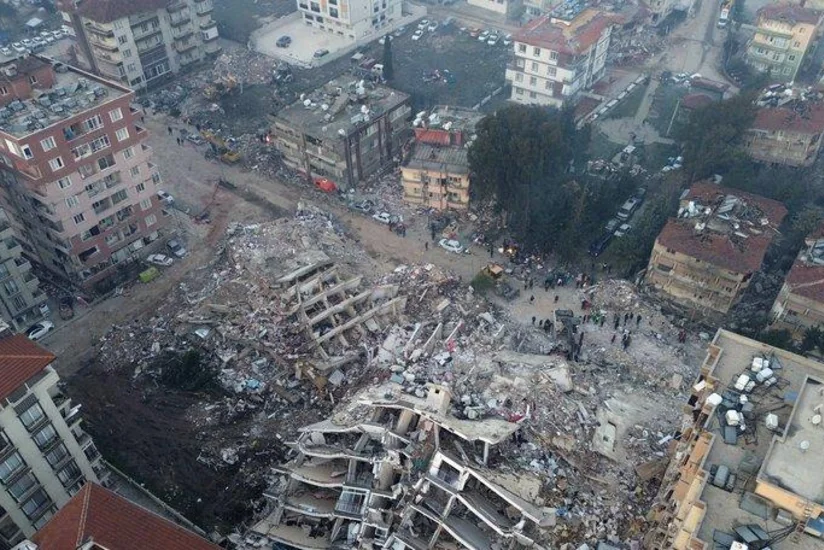 Hatayda zəlzələdən 141 saat sonra ana və övladı xilas edilib