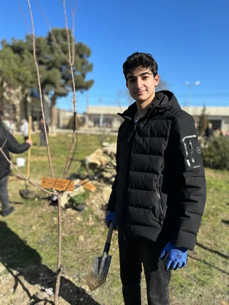 Xocalı soyqırımının qurbanı olan uşaqların xatirəsinə Bakıda 63 ağac əkilib