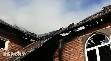 В Уджаре сгорел дом - ФОТО - ВИДЕО - ОБНОВЛЕНО