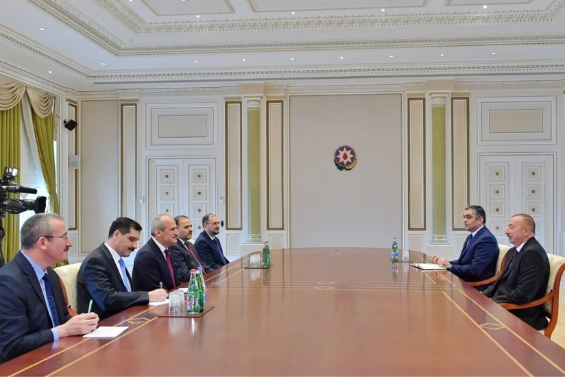 Президент Ильхам Алиев принял делегацию во главе с министром транспорта и инфраструктуры Турции