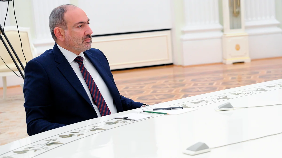 Ermənistan müxalifəti: Bütün hərbçilər Paşinyanın istefasını tələb edir