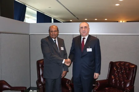 Elmar Məmmədyarov Nyu-Yorkda Laos, Nepal və Şri-Lankanın XİN başçıları ilə görüşüb