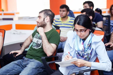 Dünyaca tanınmış təlimçi BBF-də gənc sahibkarlara aktual mövzuda təlim keçib