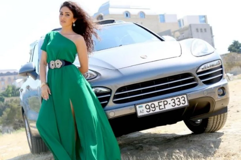 Pərvin Abıyevanın “Porsche”sinə həbs qoyulub, avtomobil cərimə meydançasına aparılıb