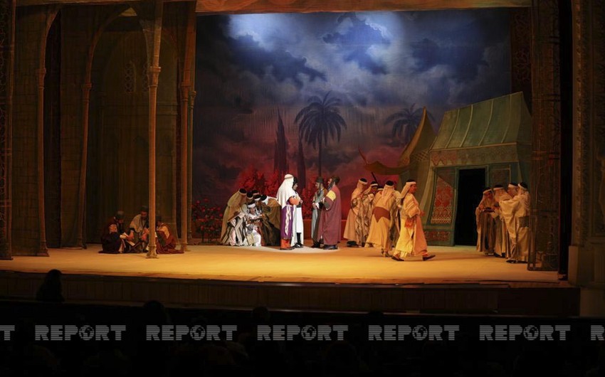 Azərbaycanda pandemiya şəraitində teatrda ilk tamaşa nümayiş olunub