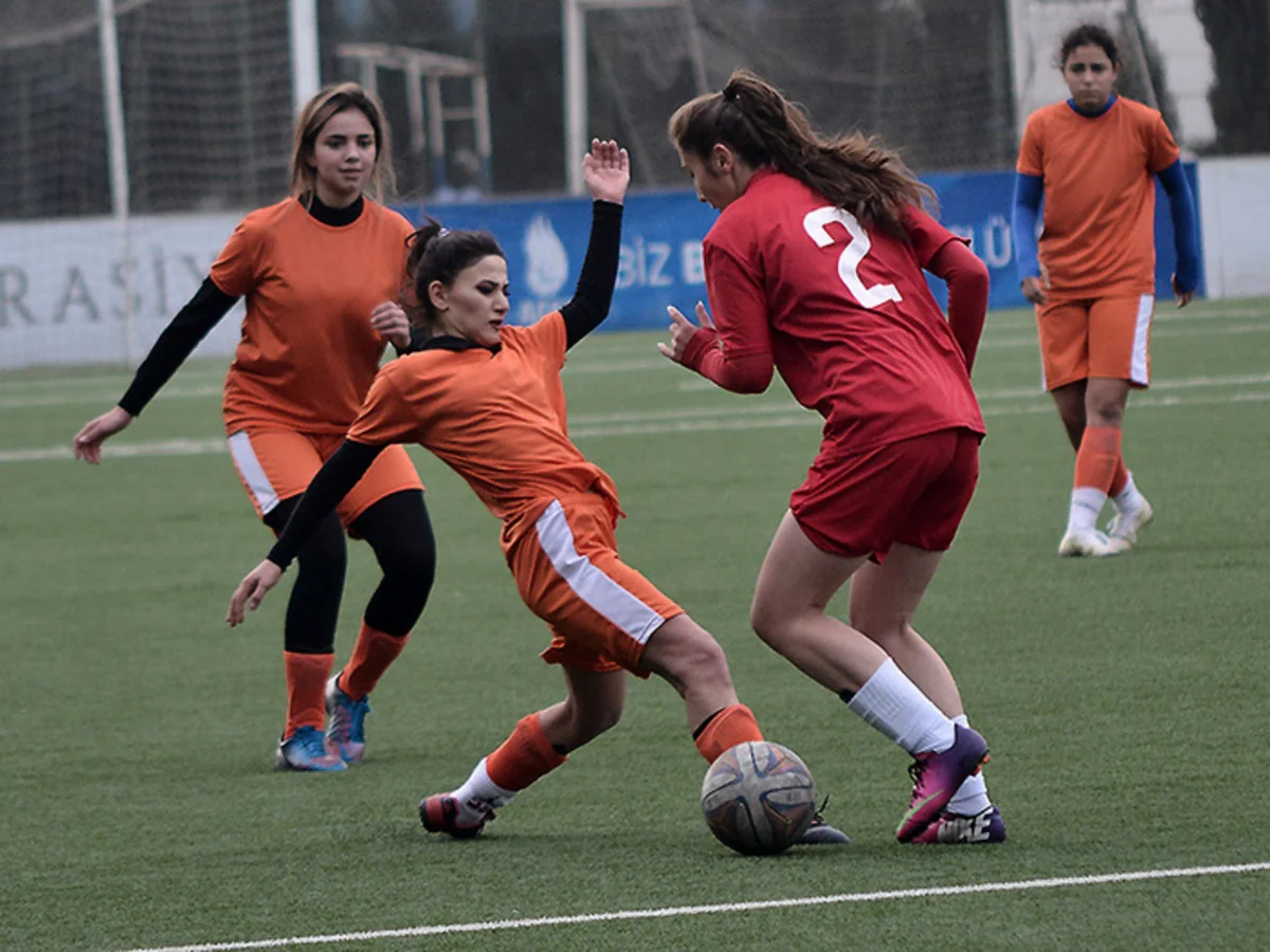Azərbaycanda qadın futbolçu 1 illik diskvalifikasiya olunub