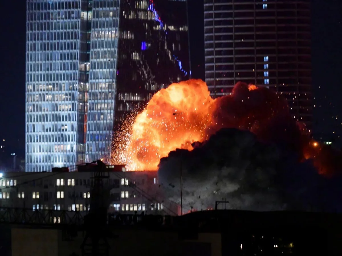 İranın daha üç şəhərində partlayış səsləri eşidilib