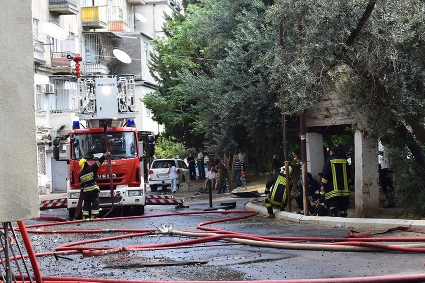 Mingəçevirdə fəhlə yataqxanasında yanğın olub, 4 nəfər tüstüdən zəhərlənib