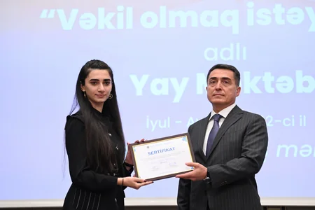 Vəkil olmaq istəyirəm adlı yay məktəbinin bağlanış mərasimi keçirilib