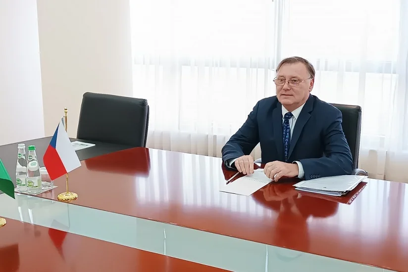 Посол Чехии в Туркменистане вручил копии верительных грамот замглаве МИД