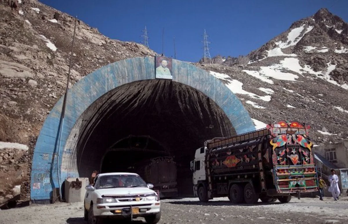 Road accident kills 2, injures 11 in northern Afghanistan