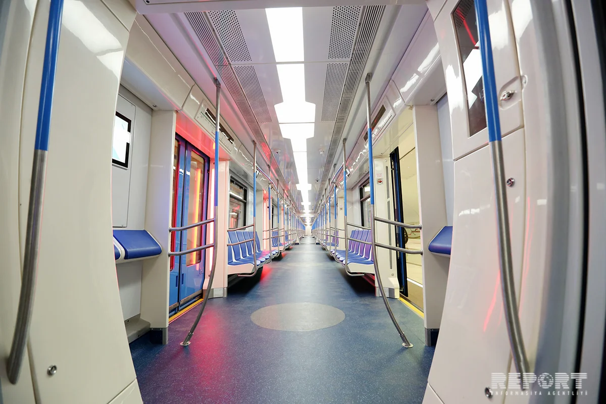 Bakıya yeni gətirilmiş metro qatarının təqdimatı keçirilib - FOTOREPORTAJ