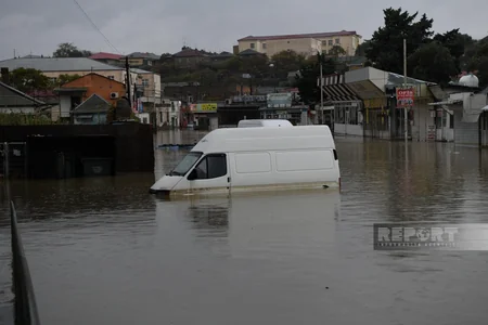 Bakıda yağıntının fəsadları: Drenaj sistemlər sovet dövründən qalıb, bəzilərinin istismar müddəti bitib - RƏSMİ - YENİLƏNİB