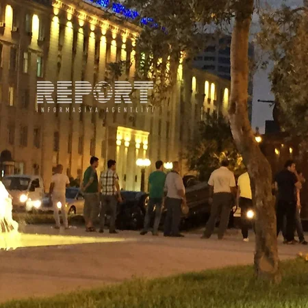 Xətai rayonunda Mercedes markalı avtomobil aşıb - FOTO