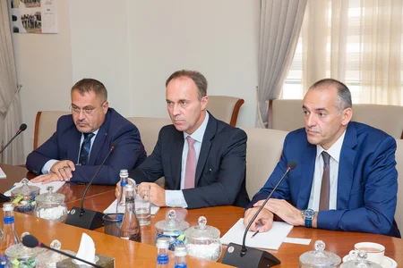 Azərbaycanda iki sistemli sərnişin lokomotivinin sınağı keçirilib