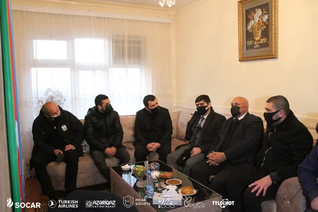 Neftçi klubu şəhid və qazi azarkeşlərinin ailələrini ziyarət etdi