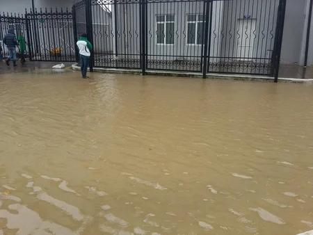 Xəzər Lənkəran Mərkəzi Stadionu su altında qalıb - FOTO
