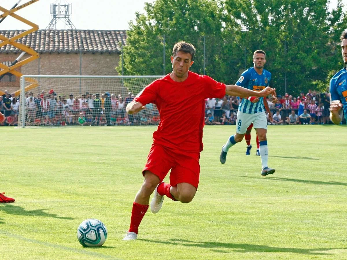 Azərbaycanda oynamış futbolçu Hindistan klubuna keçdi