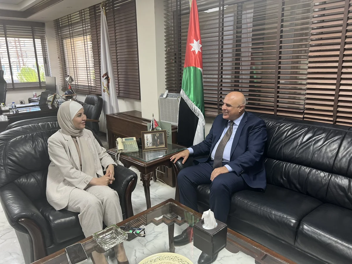 Azerbaijan ambassador discusses cooperation with Jordanian Industry Ministry official