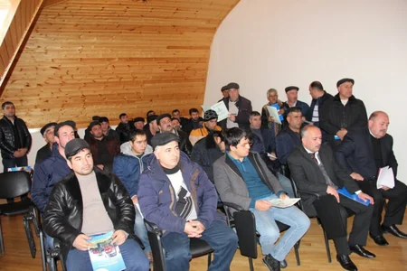 Kənd təsərrüfatı naziri Qubada sakinlərlə görüşüb