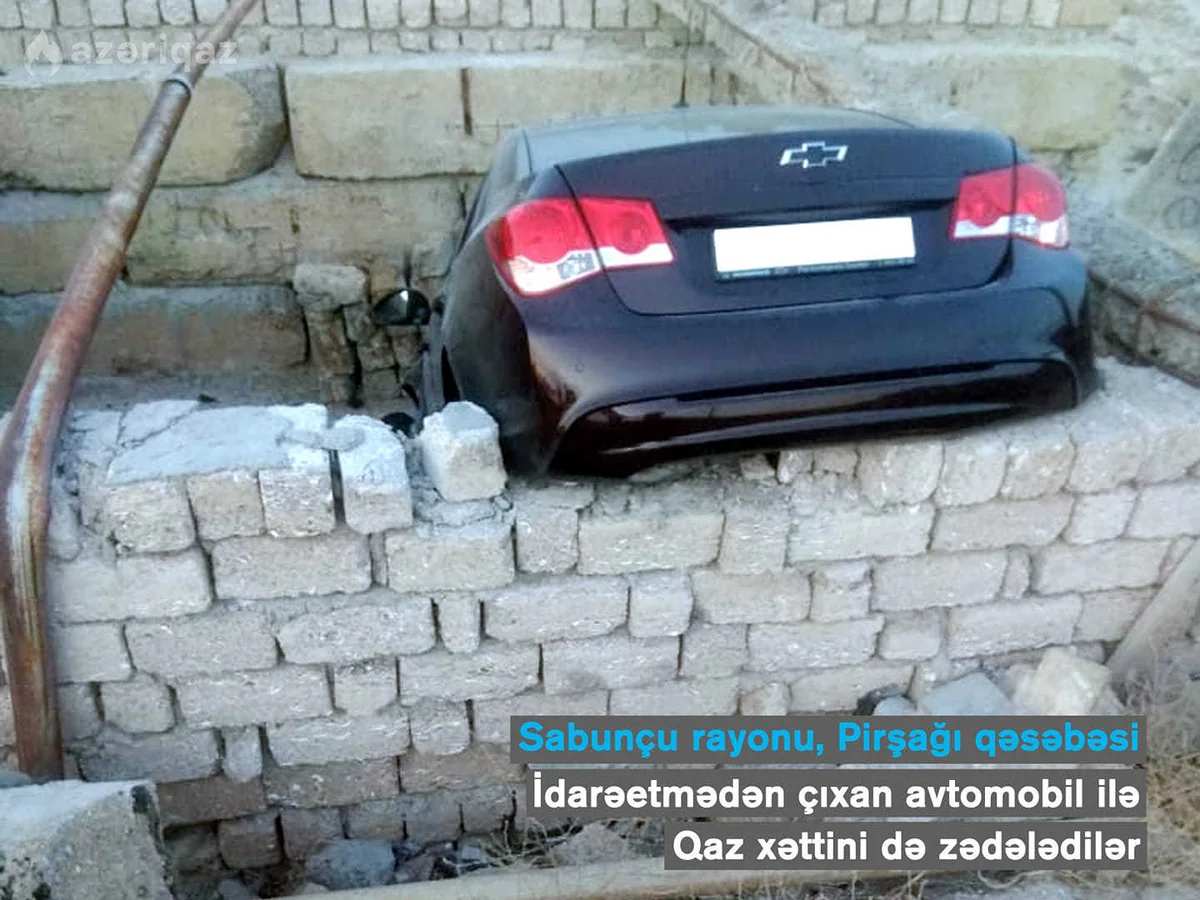 Bakıda avtomobil qəzasında qaz xətti zədələnib