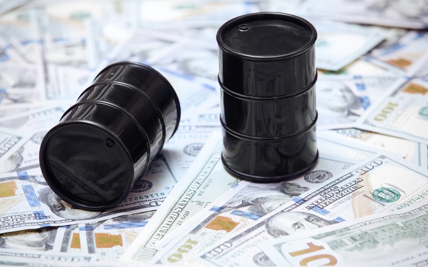 Azerbaijani oil price drops