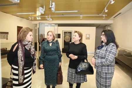В Баку проходит выставка Достояние, неподвластное времени