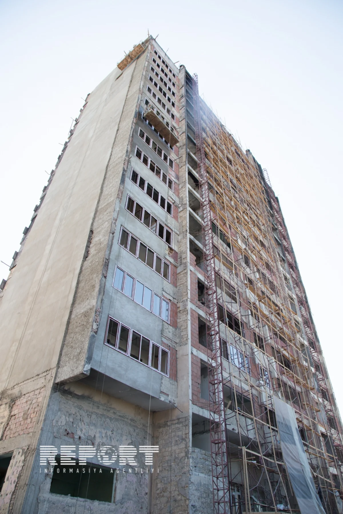 Binəqədidə yanan binada təmir işləri sentyabrda yekunlaşacaq - FOTO