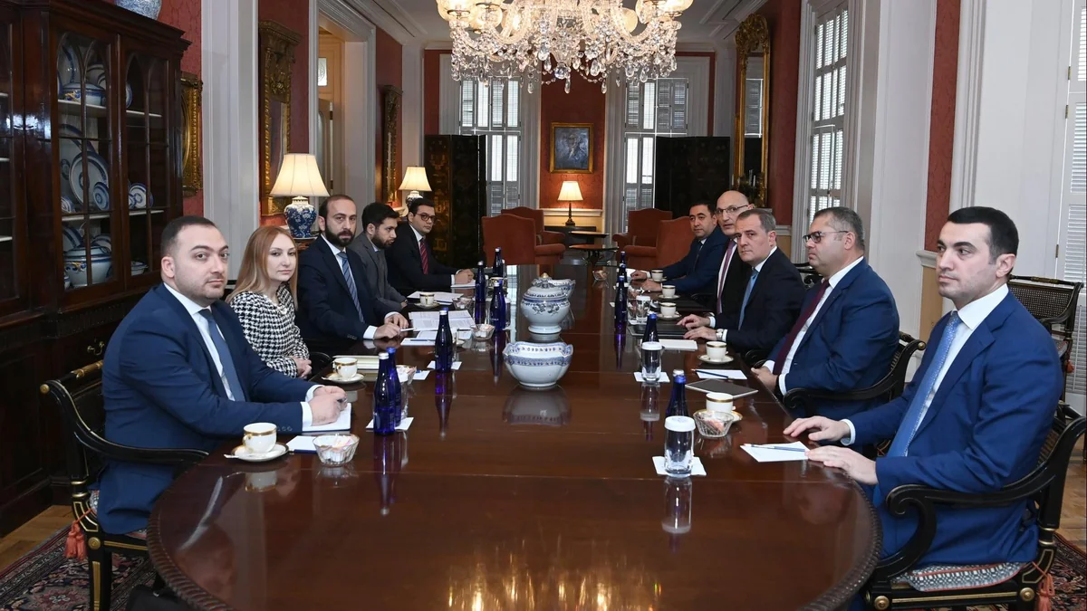 Azərbaycan və Ermənistan XİN başçılarının görüşü başlayıb