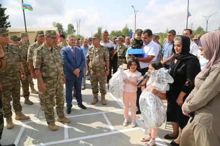 Zakir Həsənov cəbhə bölgəsində “Açıq qapı” günündə iştirak edib