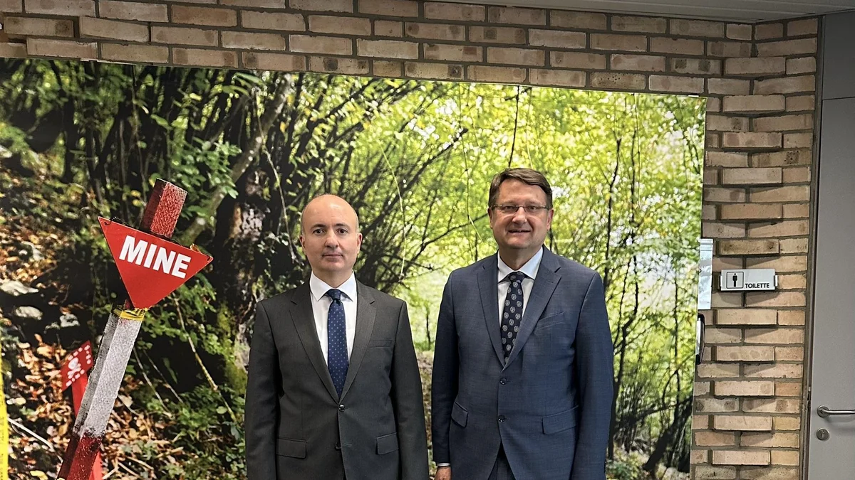 Azerbaijani envoy mulls landmine issue with ITF director