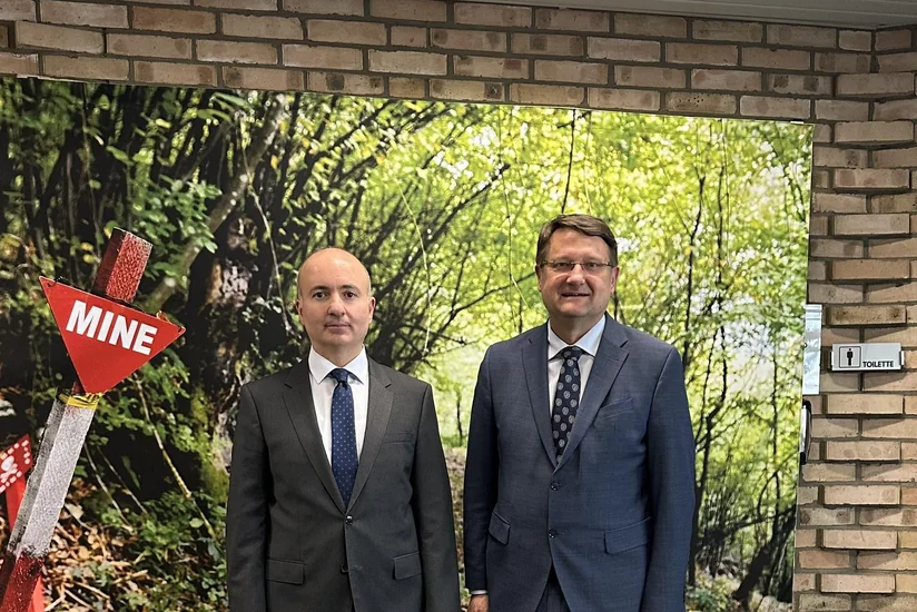 Azerbaijani envoy mulls landmine issue with ITF director