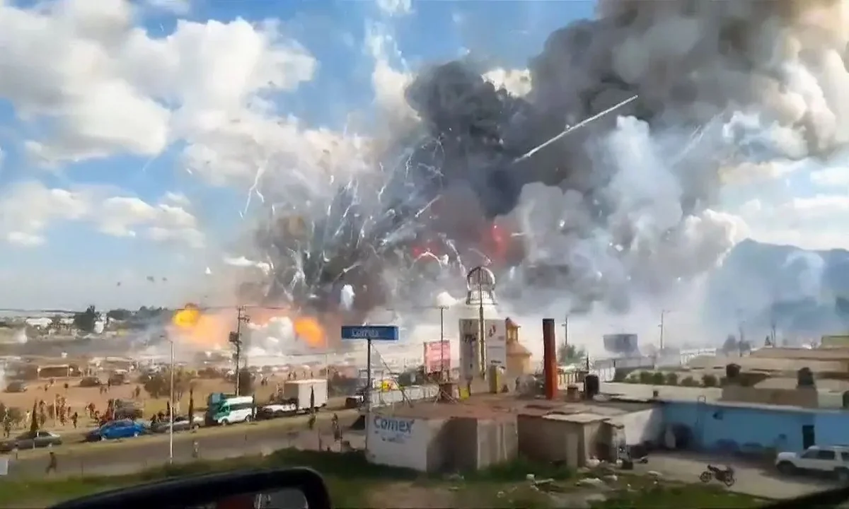 Meksikada fabrikdə partlayış olub, ölənlər var