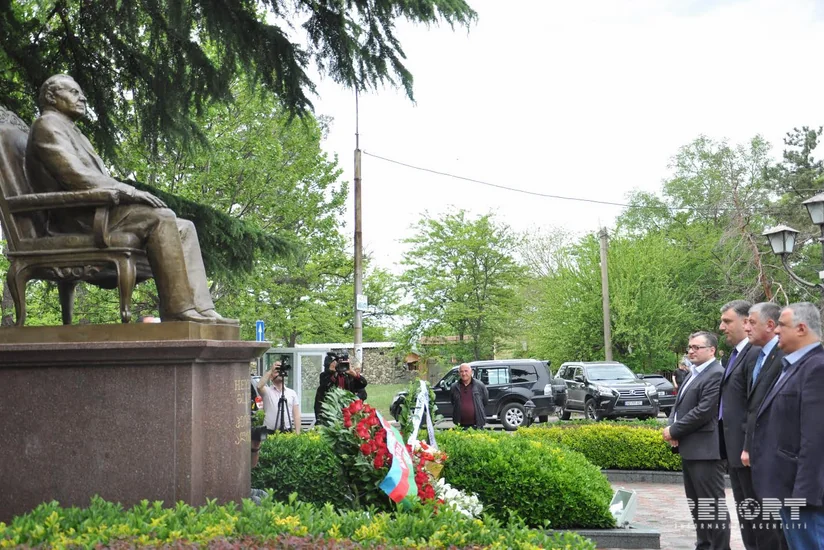 Azərbaycanın Gürcüstandakı səfirliyində Heydər Əliyevin anadan olmasının 94-cü ildönümü qeyd olunub