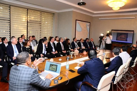 Xarici ölkələrin nümayəndələri beynəlxalq konfransda Naftalan neftinin faydalarından danışıblar