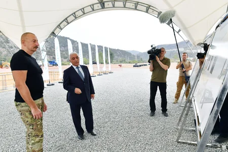 Azərbaycan Prezidenti “Laçın” Qovşaq Yarımstansiyasının təməlini qoyub