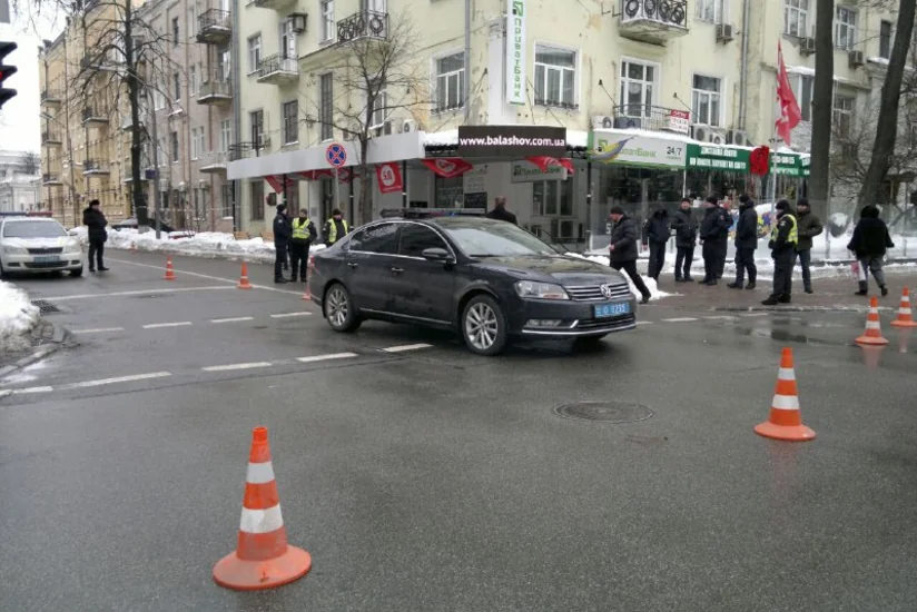 В центре Киева кортеж Порошенко сбил пенсионера